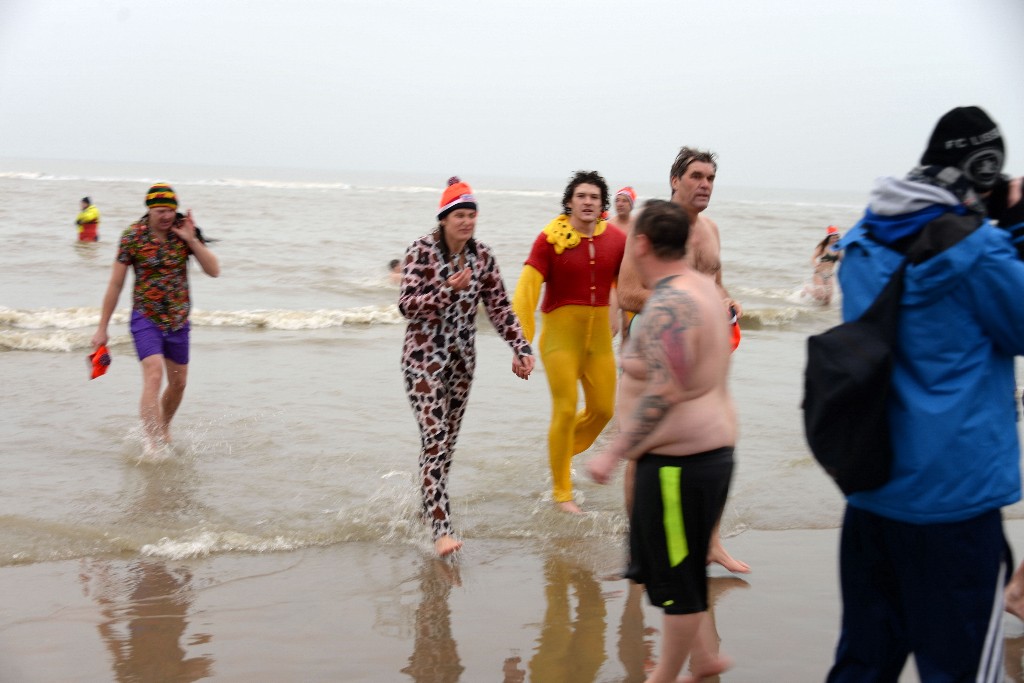 ../Images/Nieuwjaarsduik Nederzandt 2020 130.jpg